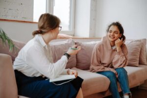 10 Signs That You Might Want To Talk To A Therapist